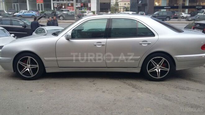 Mercedes E 220 2001, 221,000 km - 2.2 l - Bakı