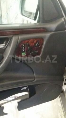 Mercedes E 220 2001, 221,000 km - 2.2 l - Bakı