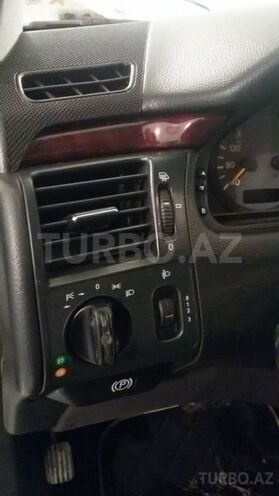 Mercedes E 220 2001, 221,000 km - 2.2 l - Bakı