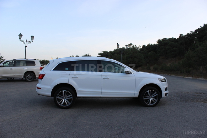 Audi Q7 2010, 64,500 km - 3.0 l - Bakı