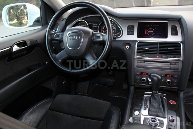 Audi Q7 2010, 64,500 km - 3.0 l - Bakı