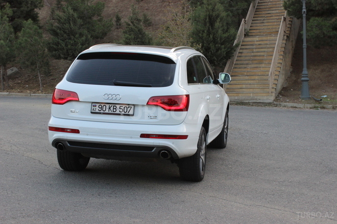 Audi Q7 2010, 64,500 km - 3.0 l - Bakı