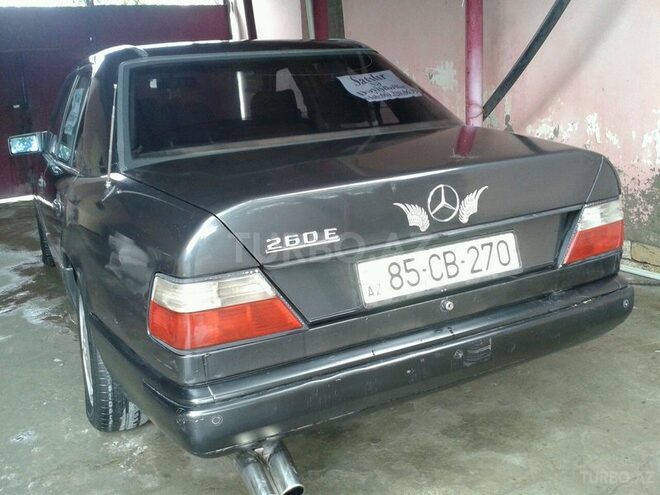 Mercedes E 260 1987, 300,000 km - 2.6 л - Ucar