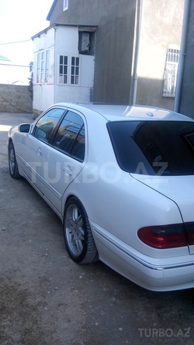 Mercedes E 320 2001, 135,000 km - 3.2 l - Bakı
