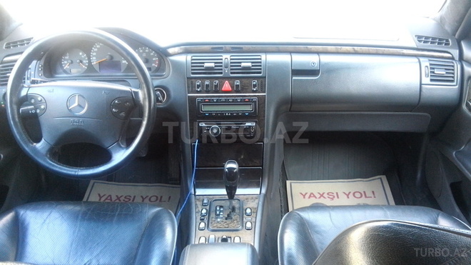 Mercedes E 320 2001, 135,000 km - 3.2 l - Bakı