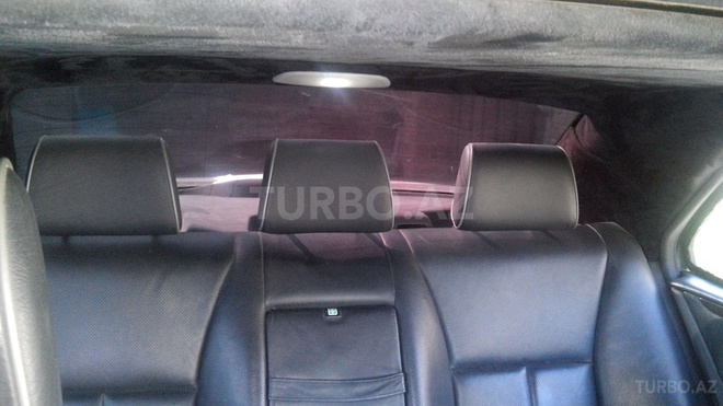 Mercedes E 320 2001, 135,000 km - 3.2 l - Bakı