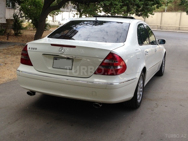 Mercedes E 320 2003, 187,000 km - 3.2 l - Bakı