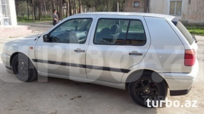 Volkswagen Golf 1995, 19,000 km - 2.0 л - Şirvan