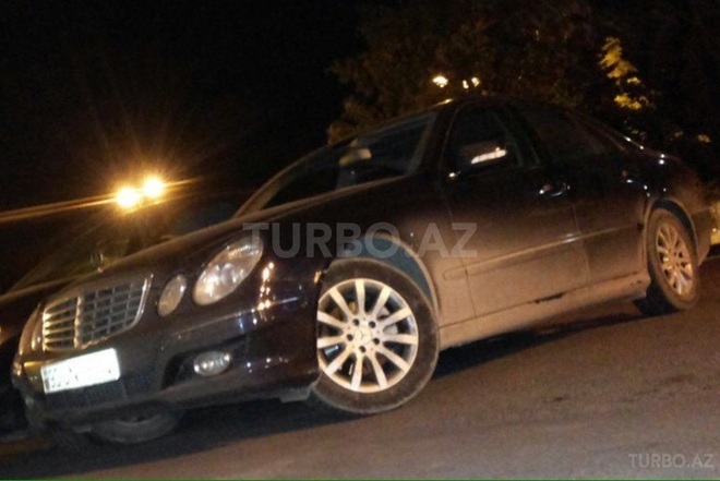 Mercedes E 220 2006, 250,000 km - 2.2 л - Sumqayıt