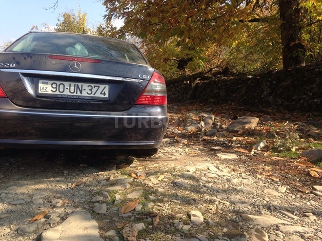 Mercedes E 220 2006, 250,000 km - 2.2 л - Sumqayıt