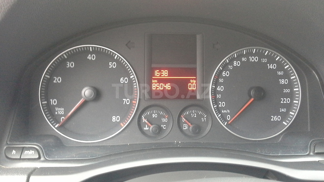 Volkswagen Golf 2004, 85,000 km - 1.6 л - Bakı