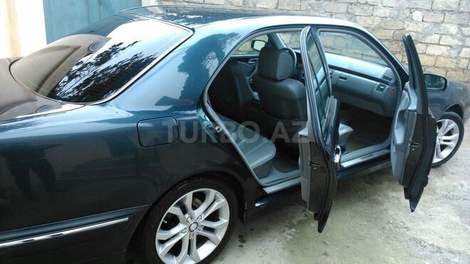 Mercedes E 240 2000, 170,000 km - 2.6 l - Bakı