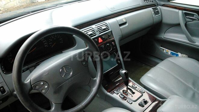 Mercedes E 240 2000, 170,000 km - 2.6 l - Bakı