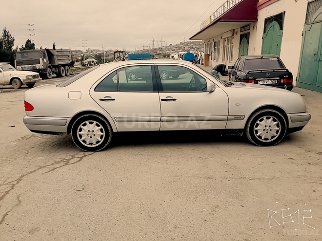 Mercedes E 280 1999, 217,000 km - 2.8 l - Bakı
