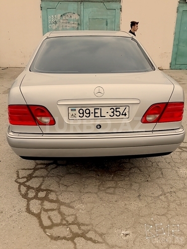 Mercedes E 280 1999, 217,000 km - 2.8 l - Bakı