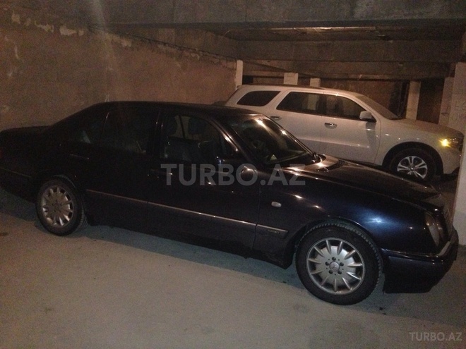 Mercedes E 230 1997, 210,000 km - 2.3 l - Bakı