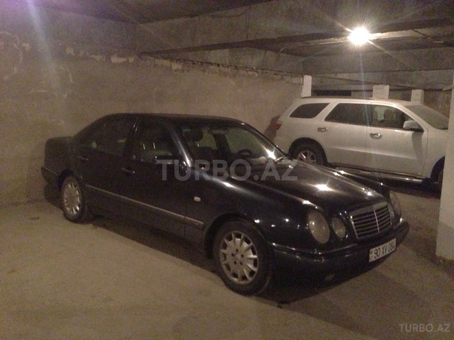 Mercedes E 230 1997, 210,000 km - 2.3 l - Bakı