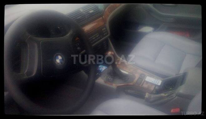 BMW 520 1996, 300,000 km - 2.0 l - Bakı