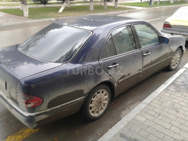 Mercedes E 320 1996, 200,000 km - 0.3 л - Sumqayıt