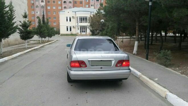 Mercedes E 280 1997, 220,566 km - 2.8 l - Sumqayıt
