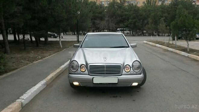 Mercedes E 280 1997, 220,566 km - 2.8 l - Sumqayıt
