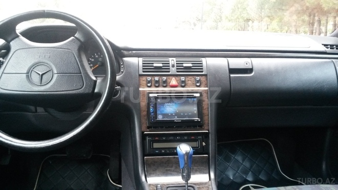 Mercedes E 280 1997, 220,566 km - 2.8 l - Sumqayıt