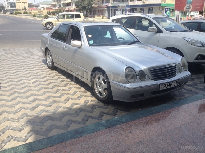 Mercedes E 320 2001, 275,000 km - 3.2 l - Bakı