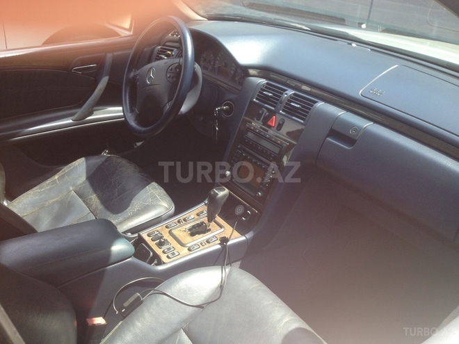 Mercedes E 320 2001, 275,000 km - 3.2 l - Bakı