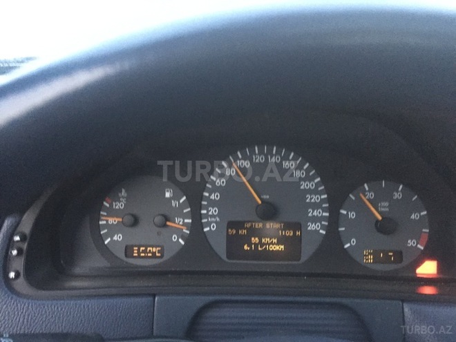 Mercedes E 320 2001, 275,000 km - 3.2 l - Bakı