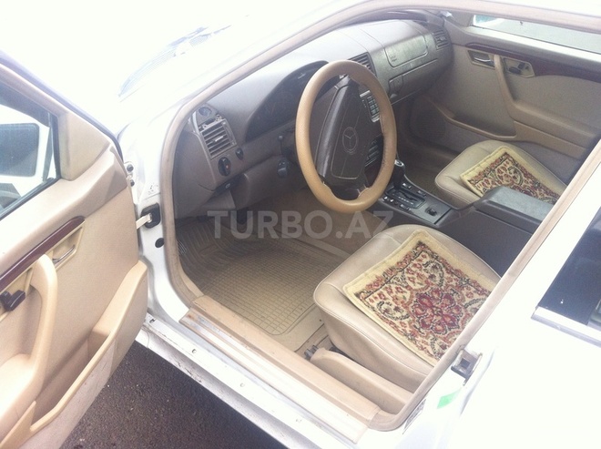Mercedes C 280 1995, 180,000 km - 2.8 l - Göygöl