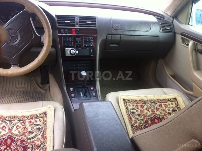 Mercedes C 280 1995, 180,000 km - 2.8 l - Göygöl