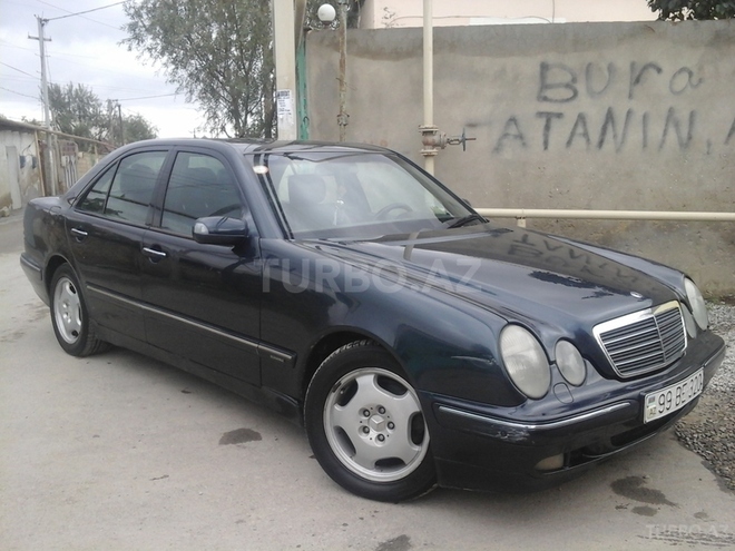 Mercedes E 320 2001, 253,000 km - 3.2 л - Bakı