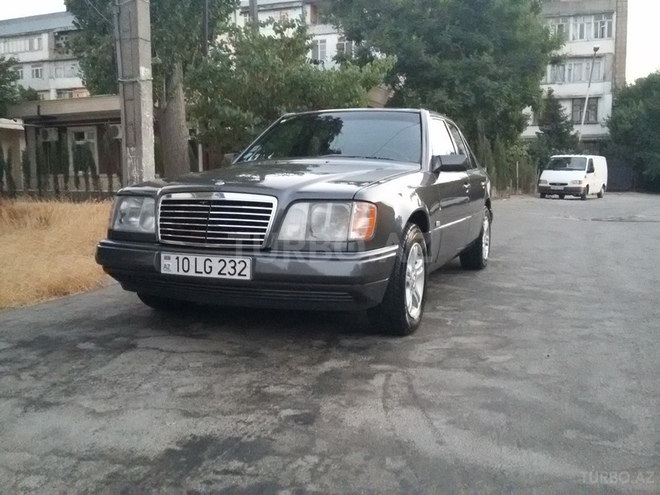 Mercedes E 220 1994, 320,000 km - 2.2 l - Bakı