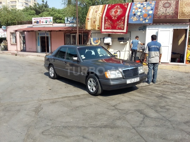 Mercedes E 220 1994, 320,000 km - 2.2 l - Bakı