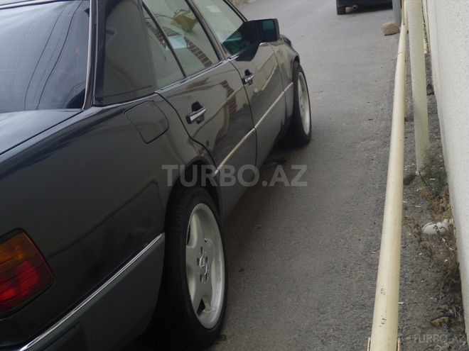 Mercedes E 420 1993, 320,000 km - 4.2 l - Bakı