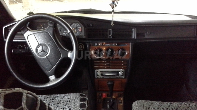 Mercedes 190 1992, 245,000 km - 0.2 l - Salyan