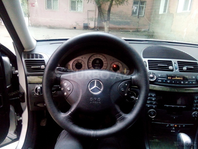 Mercedes E 270 2002, 231,000 km - 2.7 л - Sumqayıt