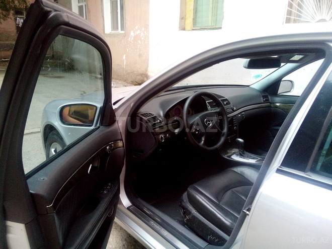 Mercedes E 270 2002, 231,000 km - 2.7 л - Sumqayıt