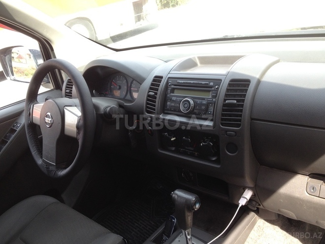 Nissan Navara 2011, 87,000 km - 2.5 l - Bakı