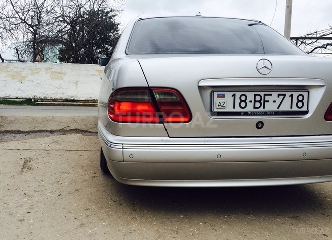 Mercedes E 270 2000, 278,000 km - 2.7 l - Şirvan