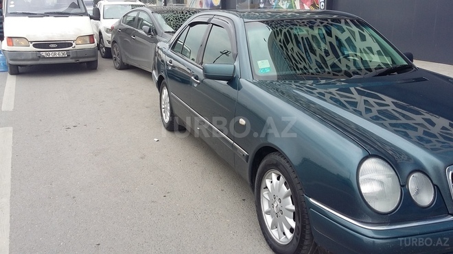 Mercedes E 220 1999, 285,486 km - 2.2 l - Bakı
