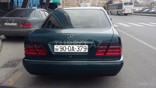Mercedes E 220 1999, 285,486 km - 2.2 l - Bakı
