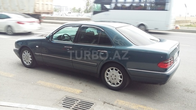 Mercedes E 220 1999, 285,486 km - 2.2 l - Bakı
