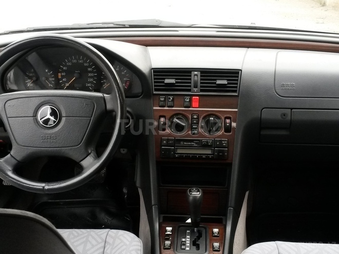 Mercedes C 200 1995, 230,000 km - 2.0 l - Bakı
