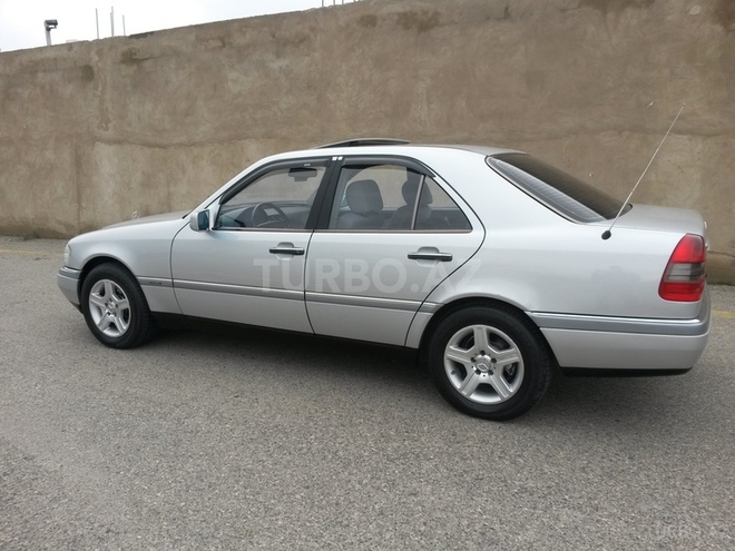 Mercedes C 200 1995, 230,000 km - 2.0 l - Bakı