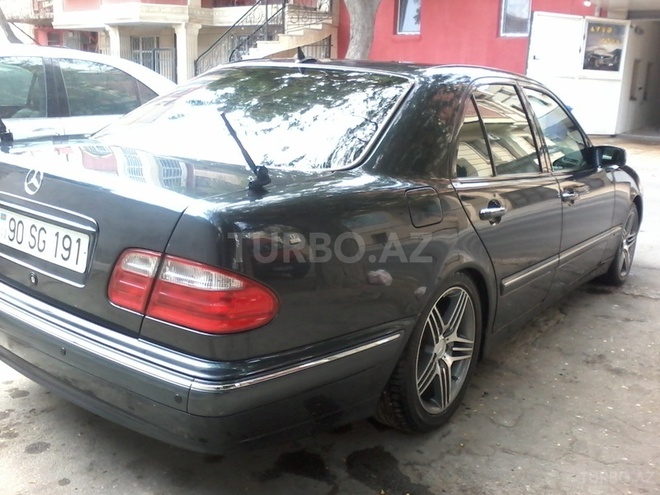 Mercedes E 220 2000, 220,500 km - 2.2 l - Bakı