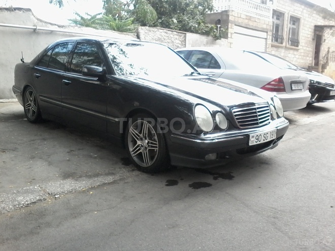 Mercedes E 220 2000, 220,500 km - 2.2 l - Bakı