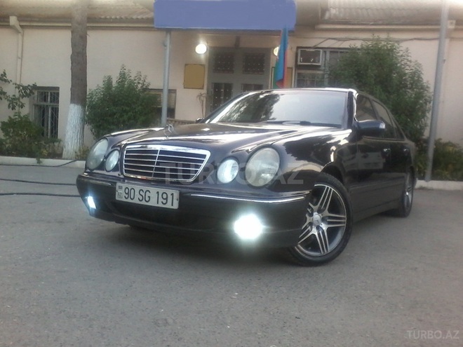 Mercedes E 220 2000, 220,500 km - 2.2 l - Bakı