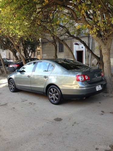 Volkswagen Passat 2006, 105,000 km - 2.0 l - Bakı