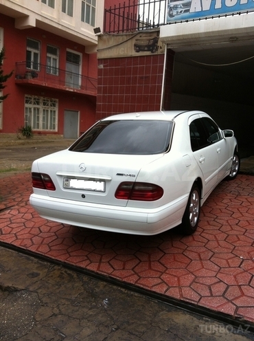 Mercedes E 220 2001, 290,000 km - 2.2 l - Bakı